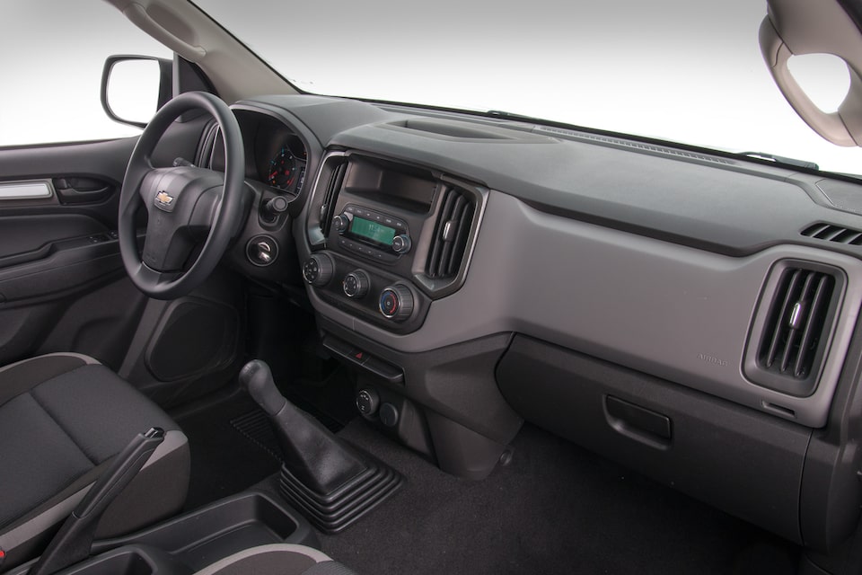 chevrolet-s10-cabina-simple-pick-up-confort